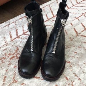 Size 39 - black Chelsea boots